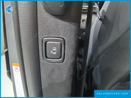 HYUNDAI STARIA EV LOUNGE 11-SEATER