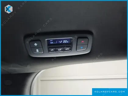 HYUNDAI STARIA EV LOUNGE 11-SEATER