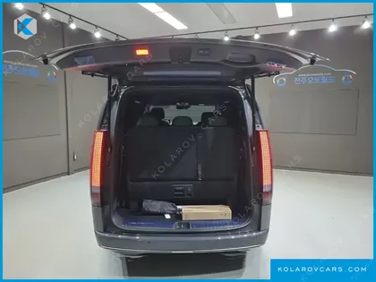 HYUNDAI STARIA EV LOUNGE 11-SEATER