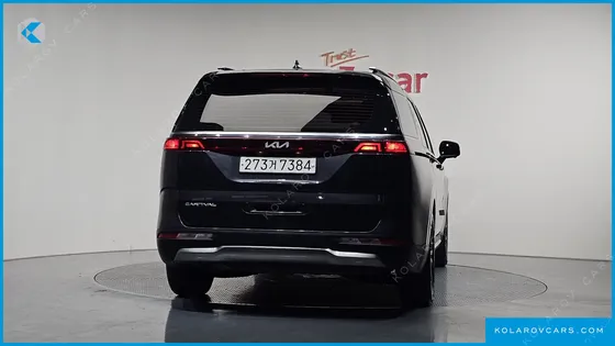 KIA CARNIVAL DIESEL 7-SEATER OUTDOOR