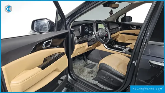 KIA CARNIVAL DIESEL 7-SEATER OUTDOOR