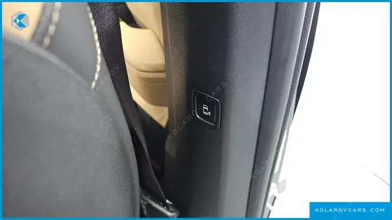 KIA CARNIVAL DIESEL 7-SEATER OUTDOOR