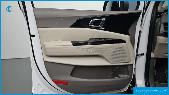 KIA CARNIVAL DIESEL 9-SEATER NOBLESSE