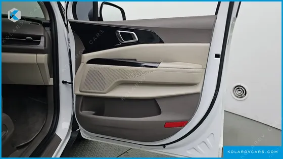 KIA CARNIVAL DIESEL 9-SEATER NOBLESSE