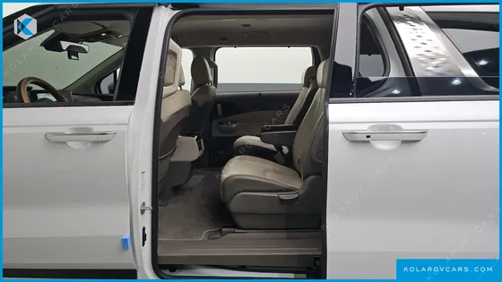 KIA CARNIVAL DIESEL 9-SEATER NOBLESSE