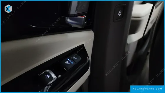 KIA CARNIVAL DIESEL 7-SEATER SIGNATURE