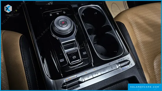 KIA CARNIVAL DIESEL 9-SEATER NOBLESSE