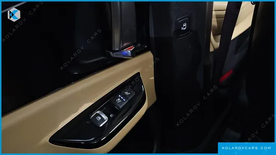 KIA CARNIVAL DIESEL 9-SEATER NOBLESSE