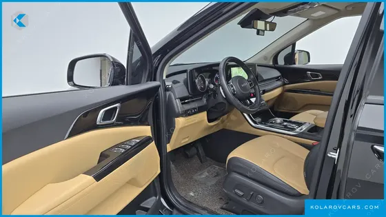 KIA CARNIVAL DIESEL 9-SEATER NOBLESSE