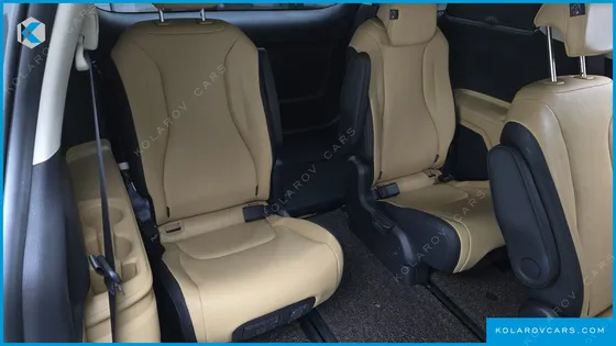 KIA CARNIVAL DIESEL 9-SEATER NOBLESSE