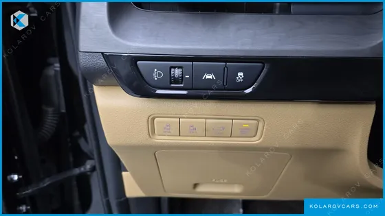 KIA CARNIVAL DIESEL 9-SEATER NOBLESSE