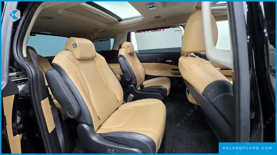 KIA CARNIVAL GASOLINE 9-SEATER SIGNATURE