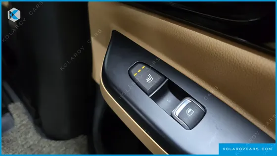 KIA CARNIVAL GASOLINE 9-SEATER PRESTIGE