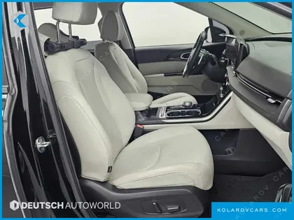 KIA CARNIVAL GASOLINE 9-SEATER NOBLESSE