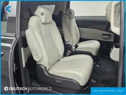 KIA CARNIVAL GASOLINE 9-SEATER NOBLESSE