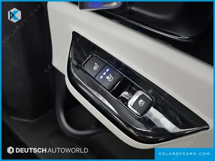 KIA CARNIVAL GASOLINE 9-SEATER NOBLESSE