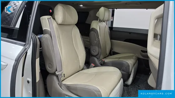 KIA CARNIVAL GASOLINE 7-SEATER NOBLESSE