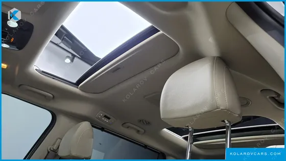 KIA CARNIVAL GASOLINE 7-SEATER NOBLESSE