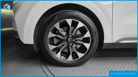 KIA CARNIVAL DIESEL 9-SEATER NOBLESSE