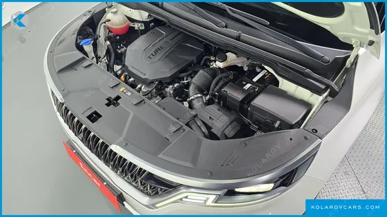 KIA CARNIVAL DIESEL 9-SEATER SIGNATURE