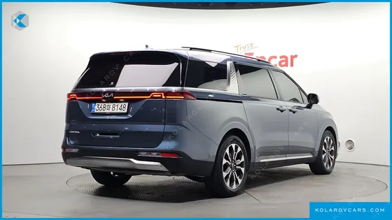 KIA CARNIVAL DIESEL 9-SEATER SIGNATURE
