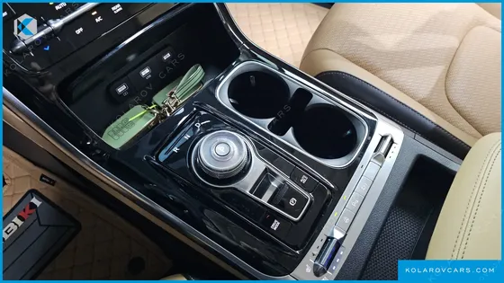KIA CARNIVAL DIESEL 9-SEATER SIGNATURE