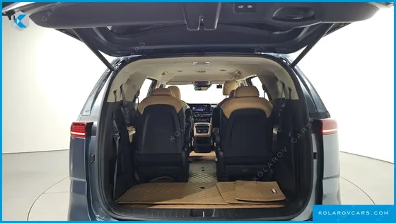 KIA CARNIVAL DIESEL 9-SEATER SIGNATURE