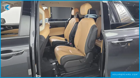 KIA CARNIVAL DIESEL 9-SEATER SIGNATURE