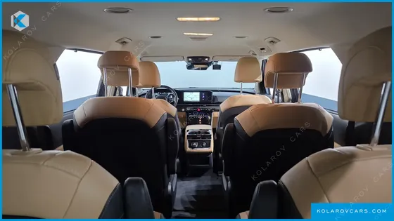 KIA CARNIVAL DIESEL 9-SEATER SIGNATURE