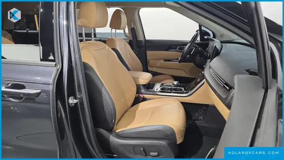 KIA CARNIVAL DIESEL 9-SEATER SIGNATURE