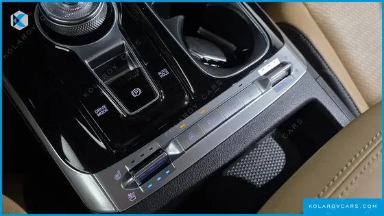 KIA CARNIVAL DIESEL 9-SEATER SIGNATURE