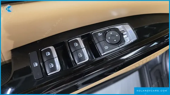 KIA CARNIVAL DIESEL 9-SEATER SIGNATURE