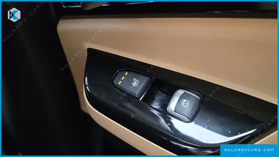 KIA CARNIVAL DIESEL 9-SEATER SIGNATURE