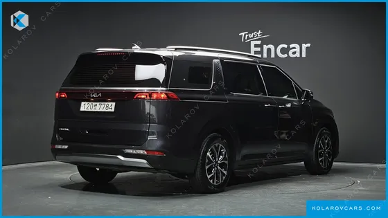 KIA CARNIVAL GASOLINE 9-SEATER SIGNATURE