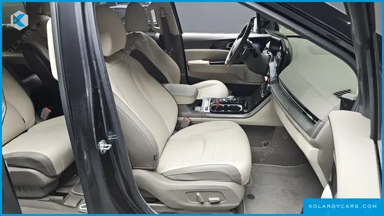 KIA CARNIVAL GASOLINE 9-SEATER SIGNATURE
