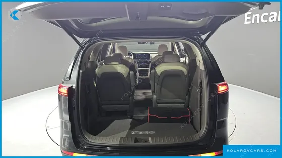 KIA CARNIVAL GASOLINE 9-SEATER SIGNATURE