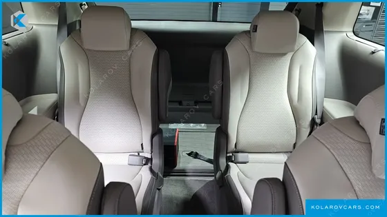 KIA CARNIVAL GASOLINE 9-SEATER SIGNATURE