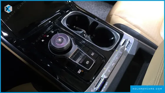 KIA CARNIVAL DIESEL 9-SEATER NOBLESSE