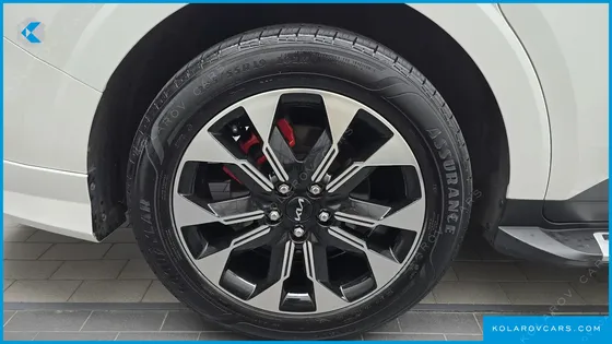 KIA CARNIVAL DIESEL 9-SEATER PRESTIGE