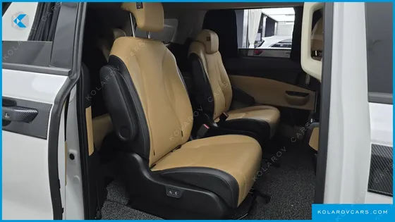 KIA CARNIVAL DIESEL 9-SEATER PRESTIGE