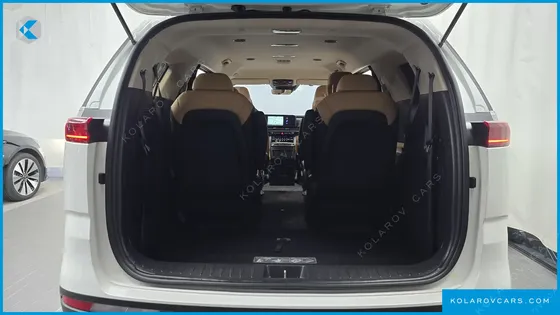 KIA CARNIVAL DIESEL 9-SEATER PRESTIGE