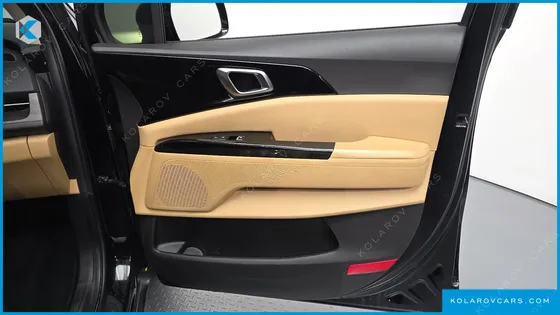 KIA CARNIVAL DIESEL 7-SEATER NOBLESSE