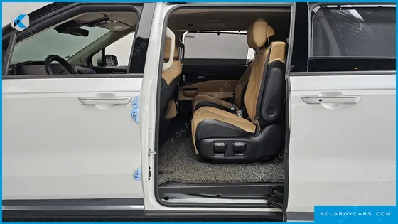 KIA CARNIVAL DIESEL 7-SEATER SIGNATURE