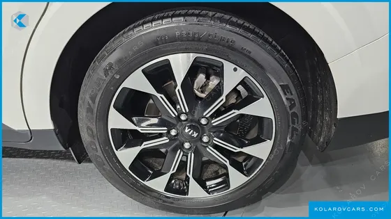 KIA CARNIVAL DIESEL 7-SEATER SIGNATURE