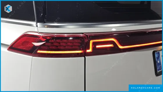 KIA CARNIVAL DIESEL 7-SEATER SIGNATURE