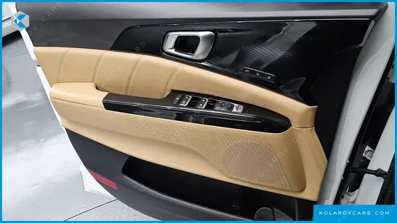 KIA CARNIVAL DIESEL 7-SEATER SIGNATURE