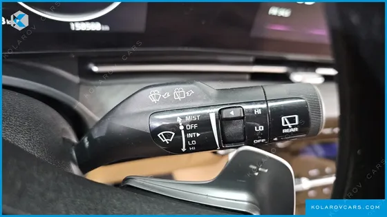 KIA CARNIVAL DIESEL 7-SEATER SIGNATURE
