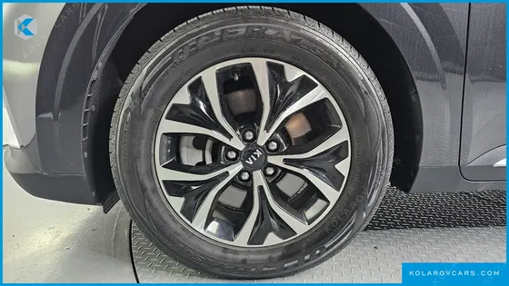 KIA CARNIVAL DIESEL 9-SEATER NOBLESSE