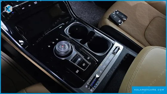 KIA CARNIVAL DIESEL 9-SEATER NOBLESSE
