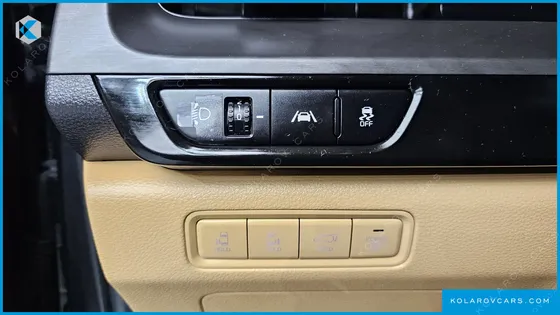 KIA CARNIVAL DIESEL 9-SEATER NOBLESSE